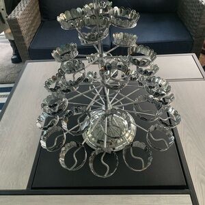 Cupcakes stand up to 35 hold